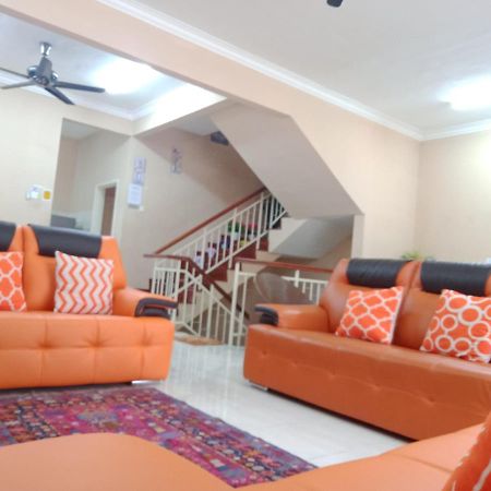 Cosy P6 Homestay Puchong Exterior foto